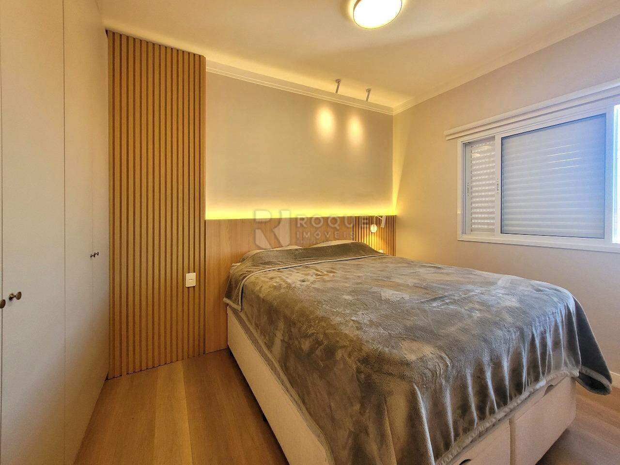 Apartamento à venda no bairro Vila Cristovam: Suíte