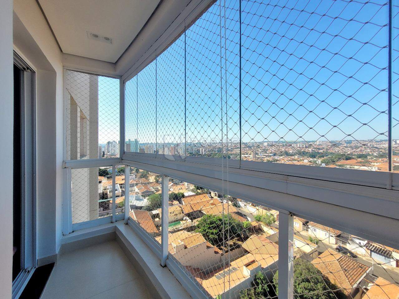 Apartamento à venda no bairro Vila Cristovam: Varanda Gourmet