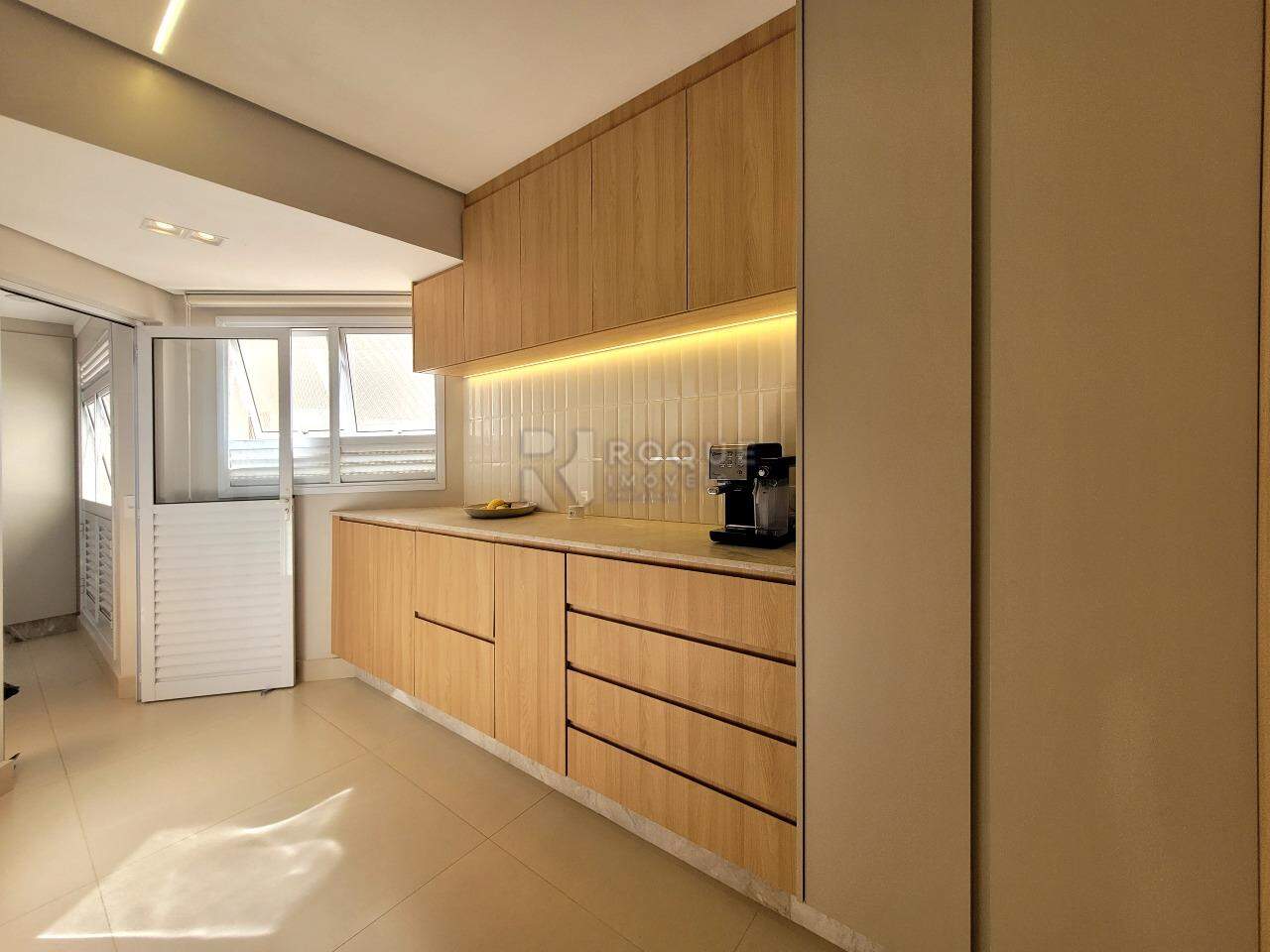 Apartamento à venda no bairro Vila Cristovam: Cozinha
