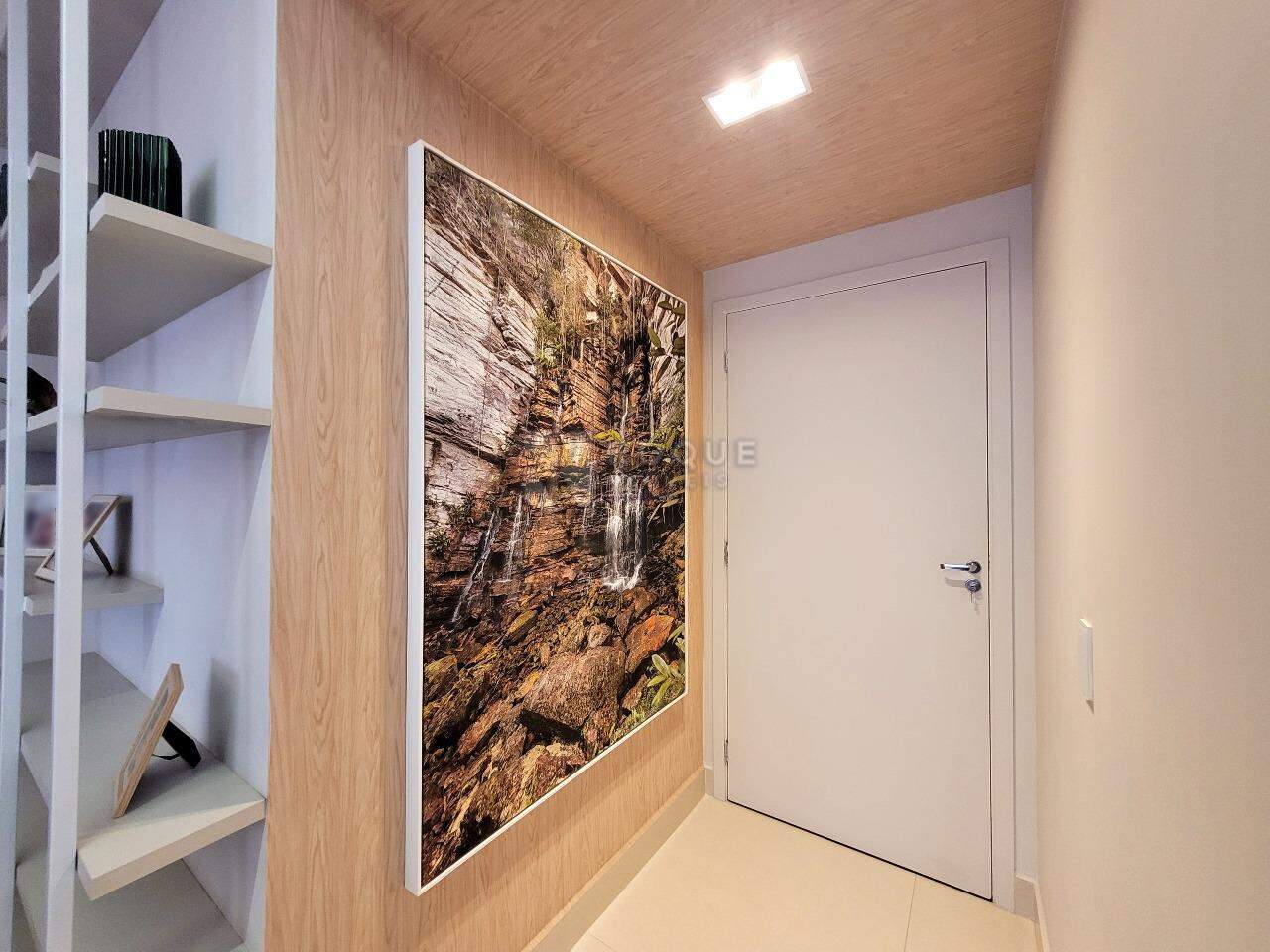 Apartamento à venda no bairro Vila Cristovam: Hall de Entrada