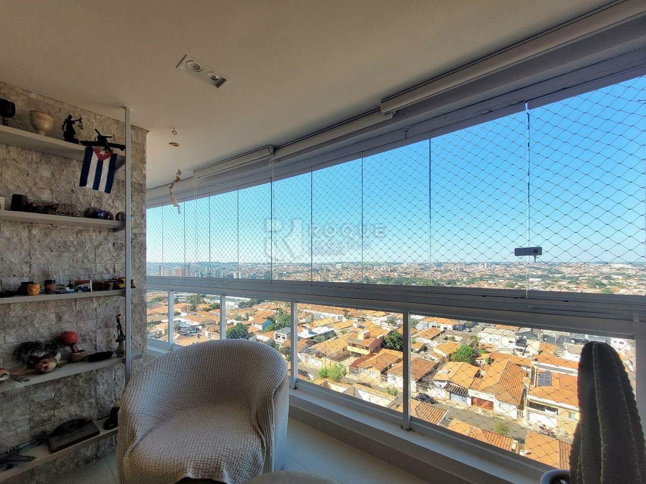 Apartamento à venda no bairro Vila Cristovam: Varanda Gourmet