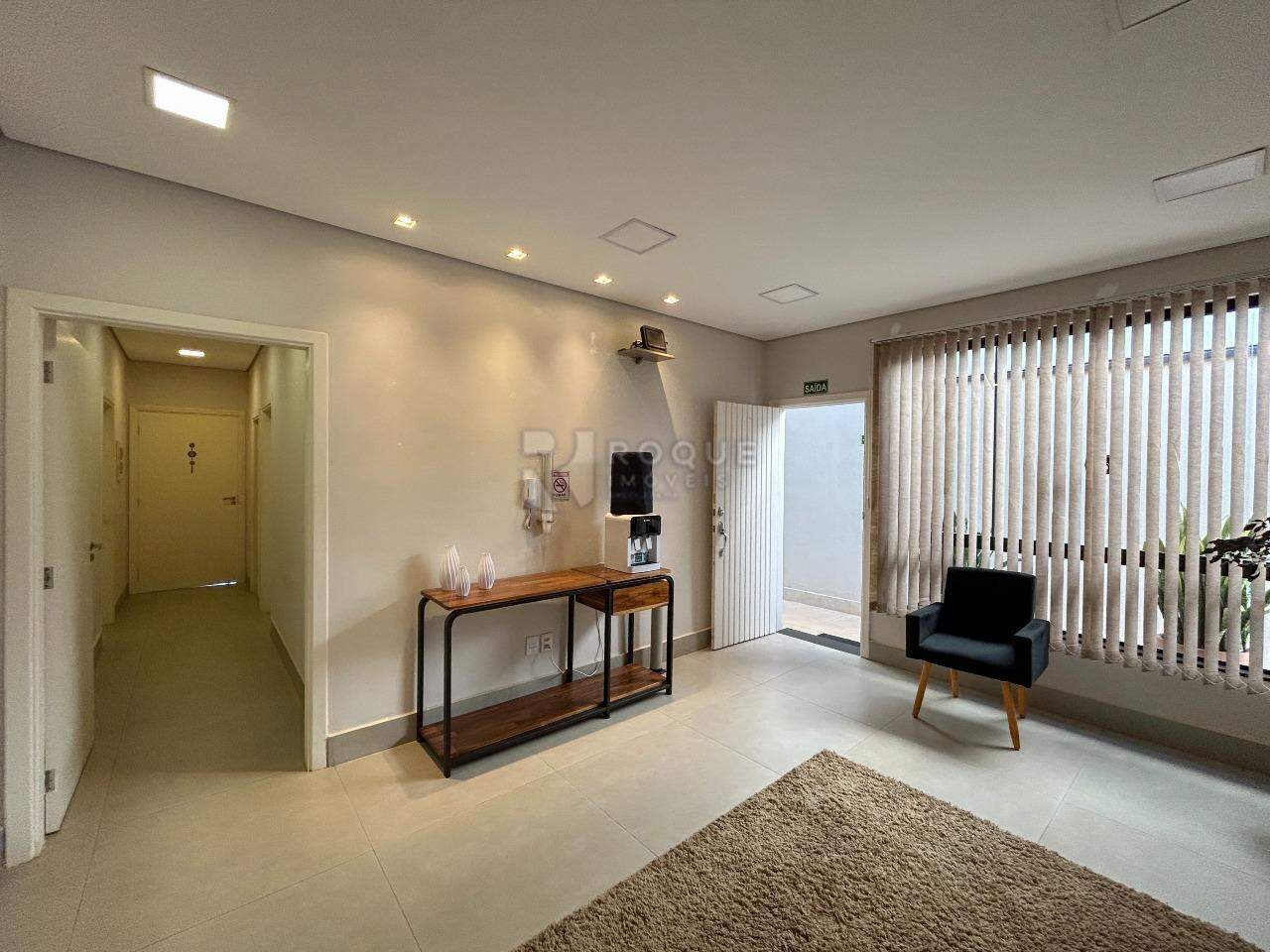 Salas/Conjuntos para aluguel no bairro Vila Cristovam: Sala de espera em comum 