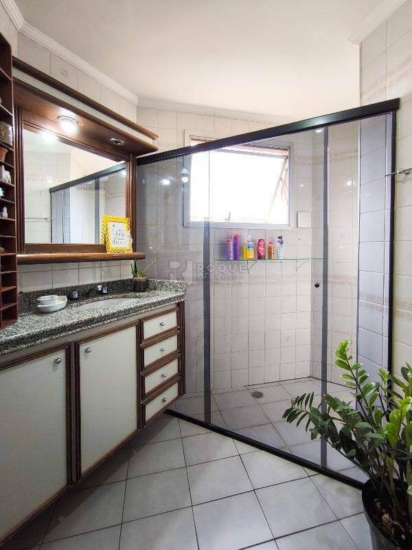 Apartamento à venda no bairro Vila Independência: BANHEIRO SOCIAL