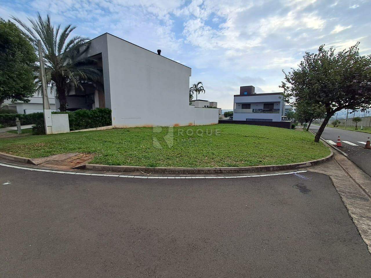 Terreno em condomínio à venda no bairro Residencial Village Damha Limeira: Terreno