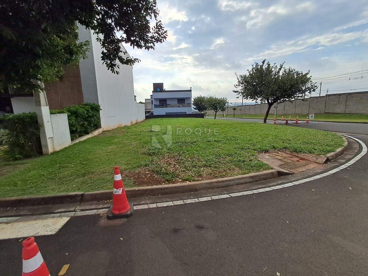 Terreno em condomínio à venda no bairro Residencial Village Damha Limeira: Terreno