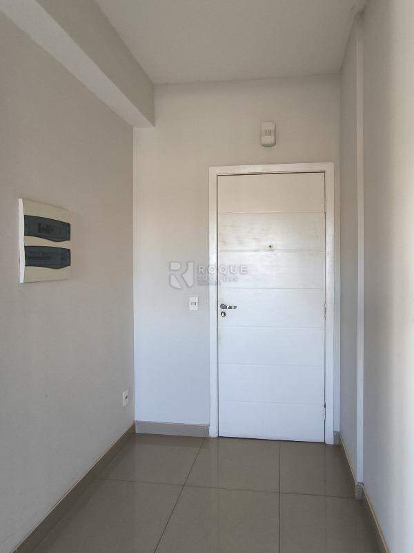 Apartamento à venda no bairro Chácaras Antonieta: HALL DE ENTRADA