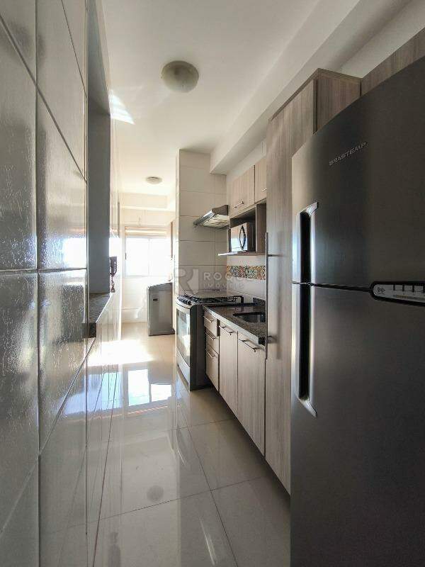 Apartamento à venda no bairro Chácaras Antonieta: COZINHA