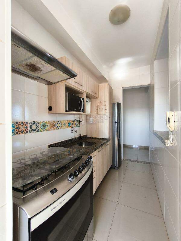 Apartamento à venda no bairro Chácaras Antonieta: COZINHA