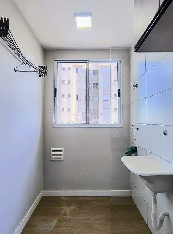 Apartamento para aluguel no bairro Vale das Esmeraldas: Lavanderia