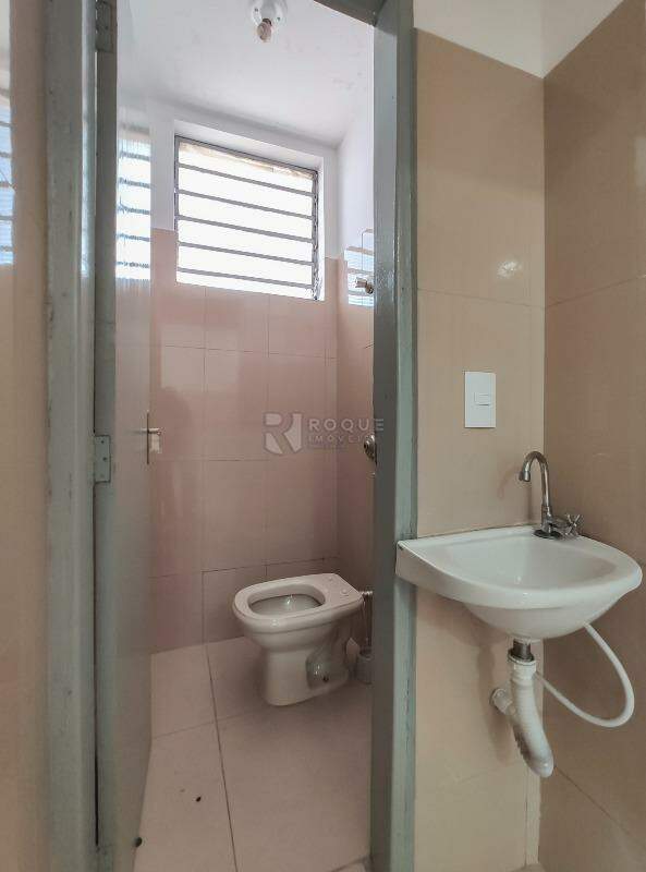 Salão para aluguel no bairro Jardim Nereide: WC social 