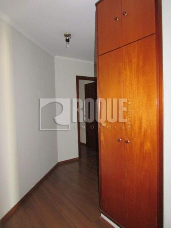 Apartamento para aluguel no bairro Centro: Armário corredor