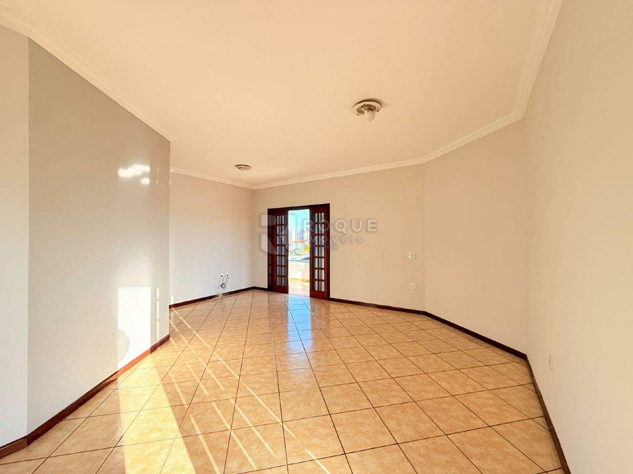 Casa Residencial para aluguel no bairro Jardim Nova Europa: Sala