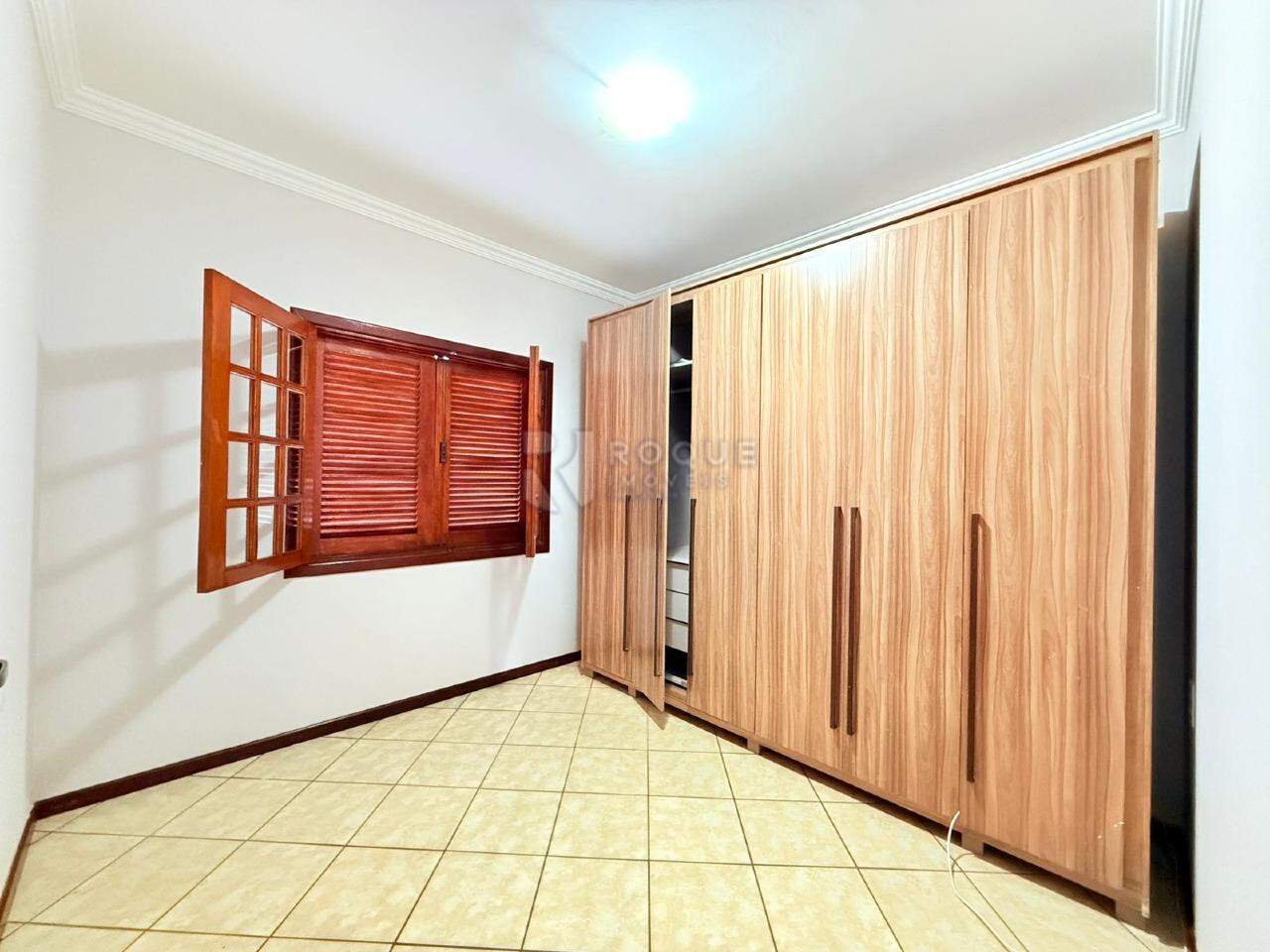 Casa Residencial para aluguel no bairro Jardim Nova Europa: Dormitório 03