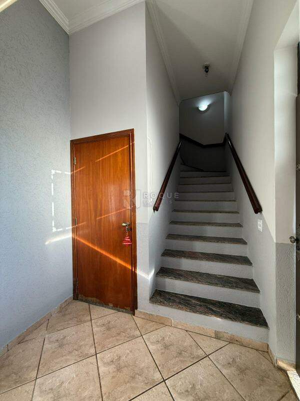 Casa Residencial para aluguel no bairro Jardim Nova Europa: Hall de entrada