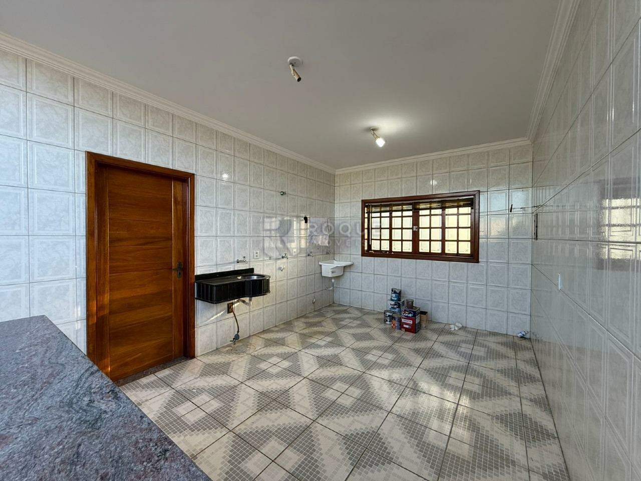 Casa Residencial para aluguel no bairro Jardim Nova Europa: Lavanderia