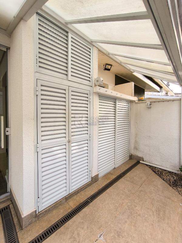 Casa em condomínio à venda no bairro Jardim Montezuma: ARMÁRIO EXTERNO