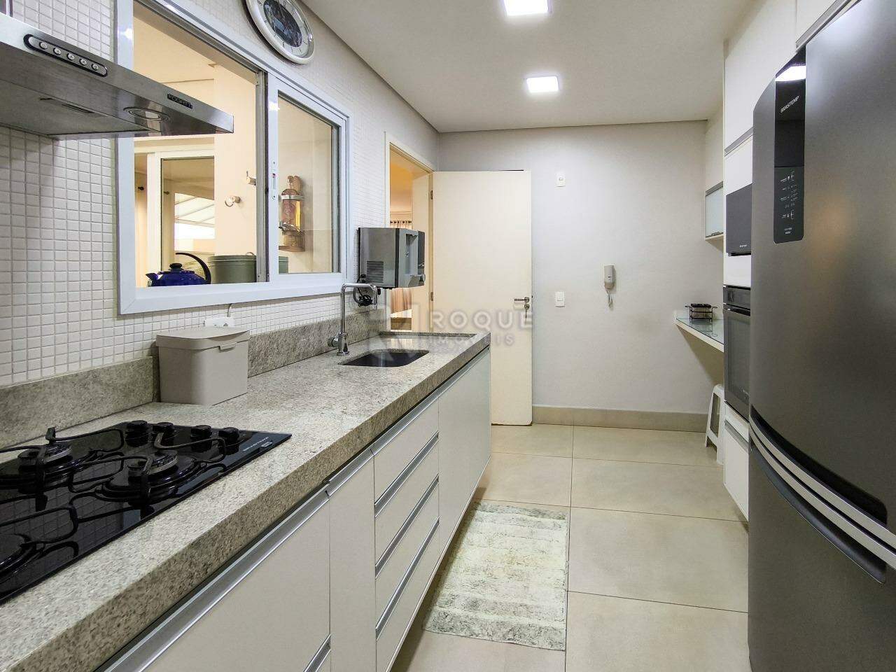 Casa em condomínio à venda no bairro Jardim Montezuma: COZINHA