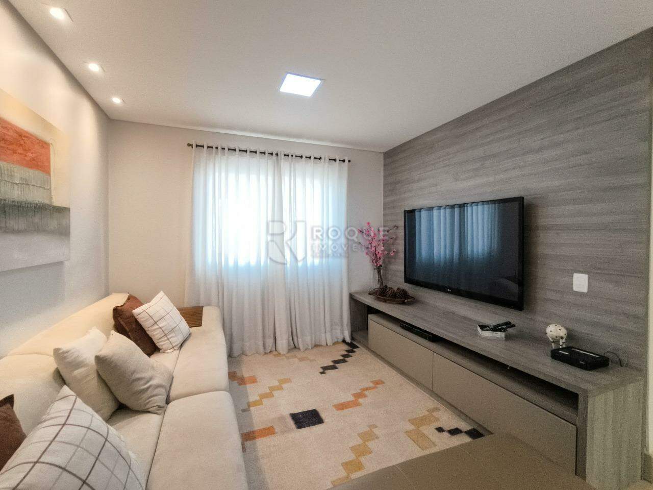Casa em condomínio à venda no bairro Jardim Montezuma: SALA DE ESTAR