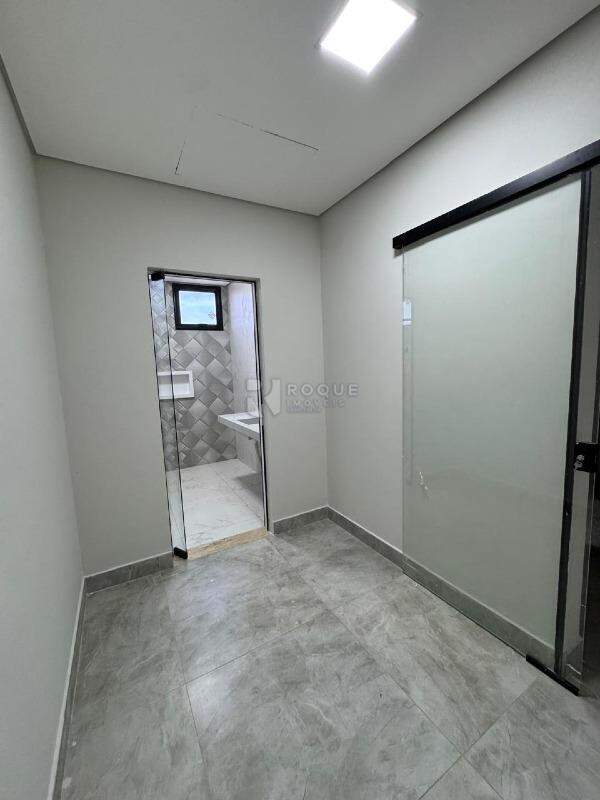 Casa Residencial à venda no bairro Residencial Colinas do Engenho I: Closet suíte