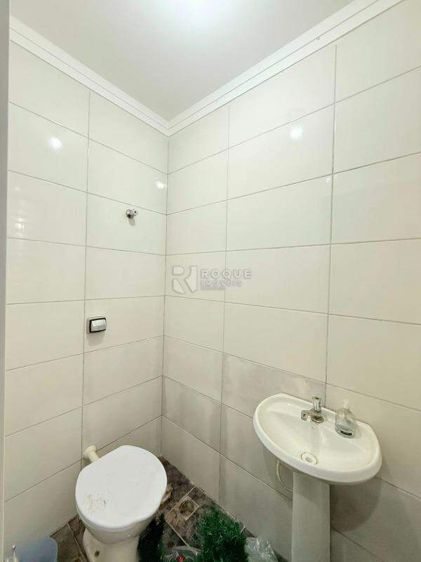 Casa Residencial para aluguel no bairro Jardim das Paineiras: Wc Fundos