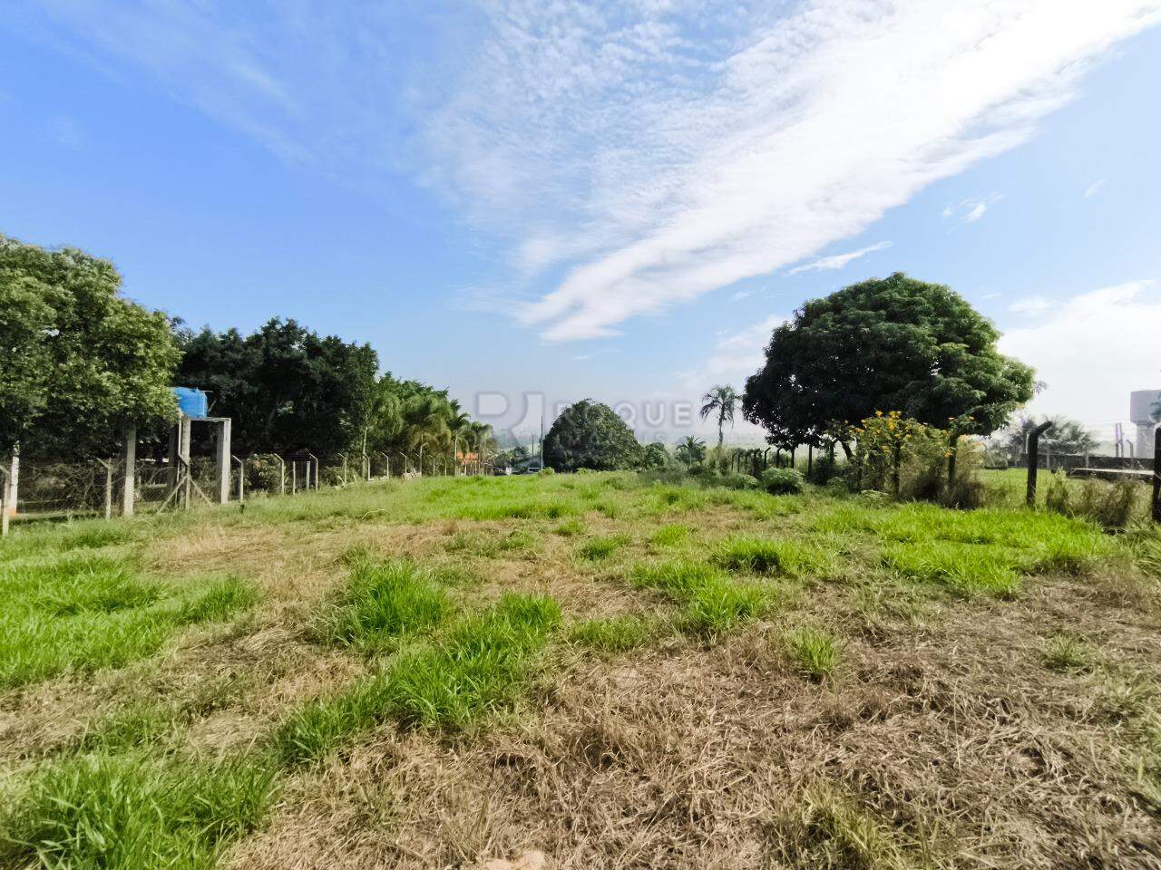 Terreno em condomínio à venda no bairro Chacara: 