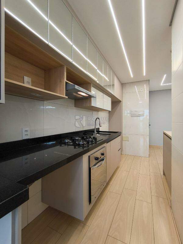Apartamento à venda no bairro Graminha: COZINHA
