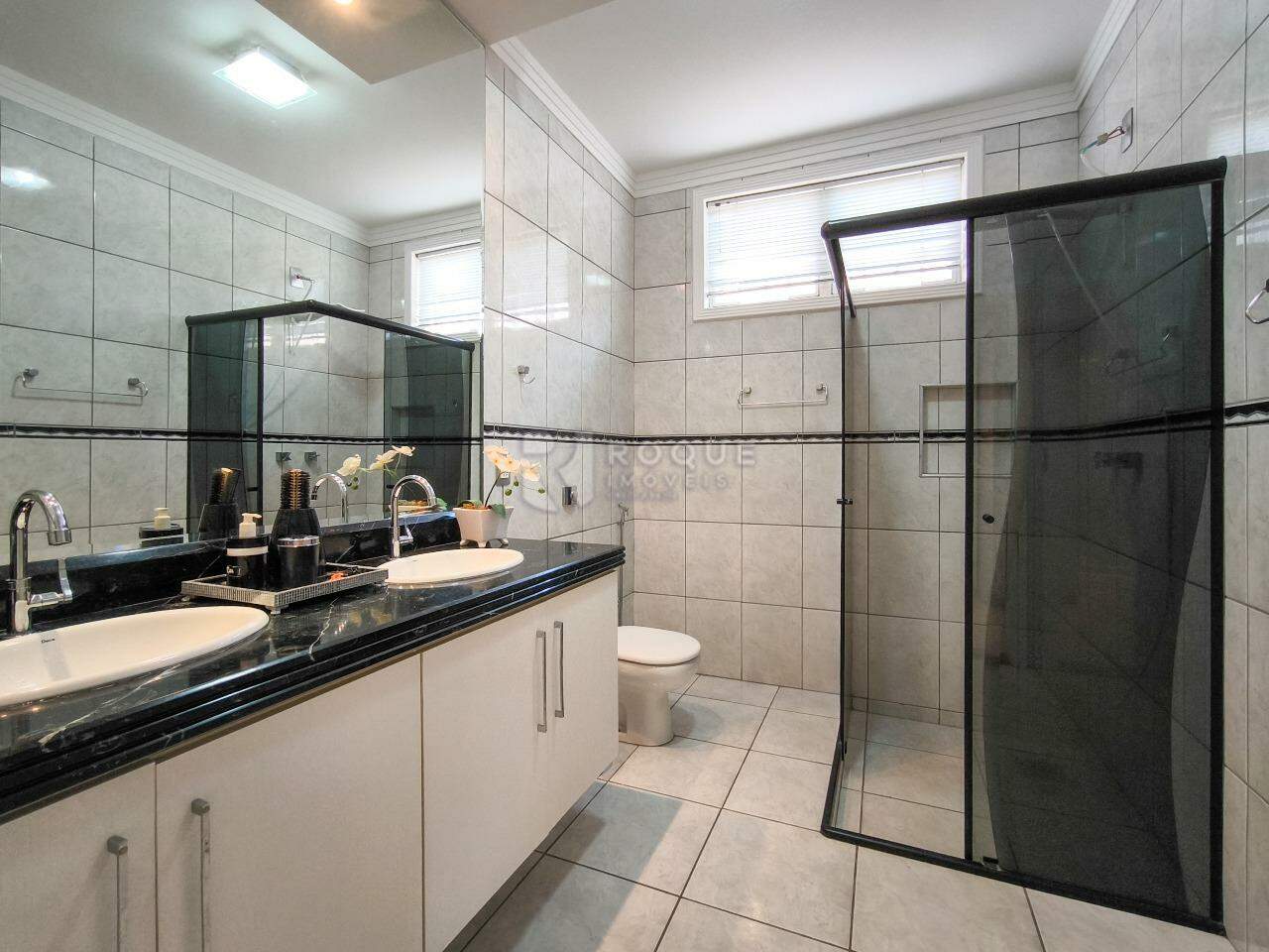 Casa em condomínio à venda no bairro Parque Egisto Ragazzo: WC SUÍTE