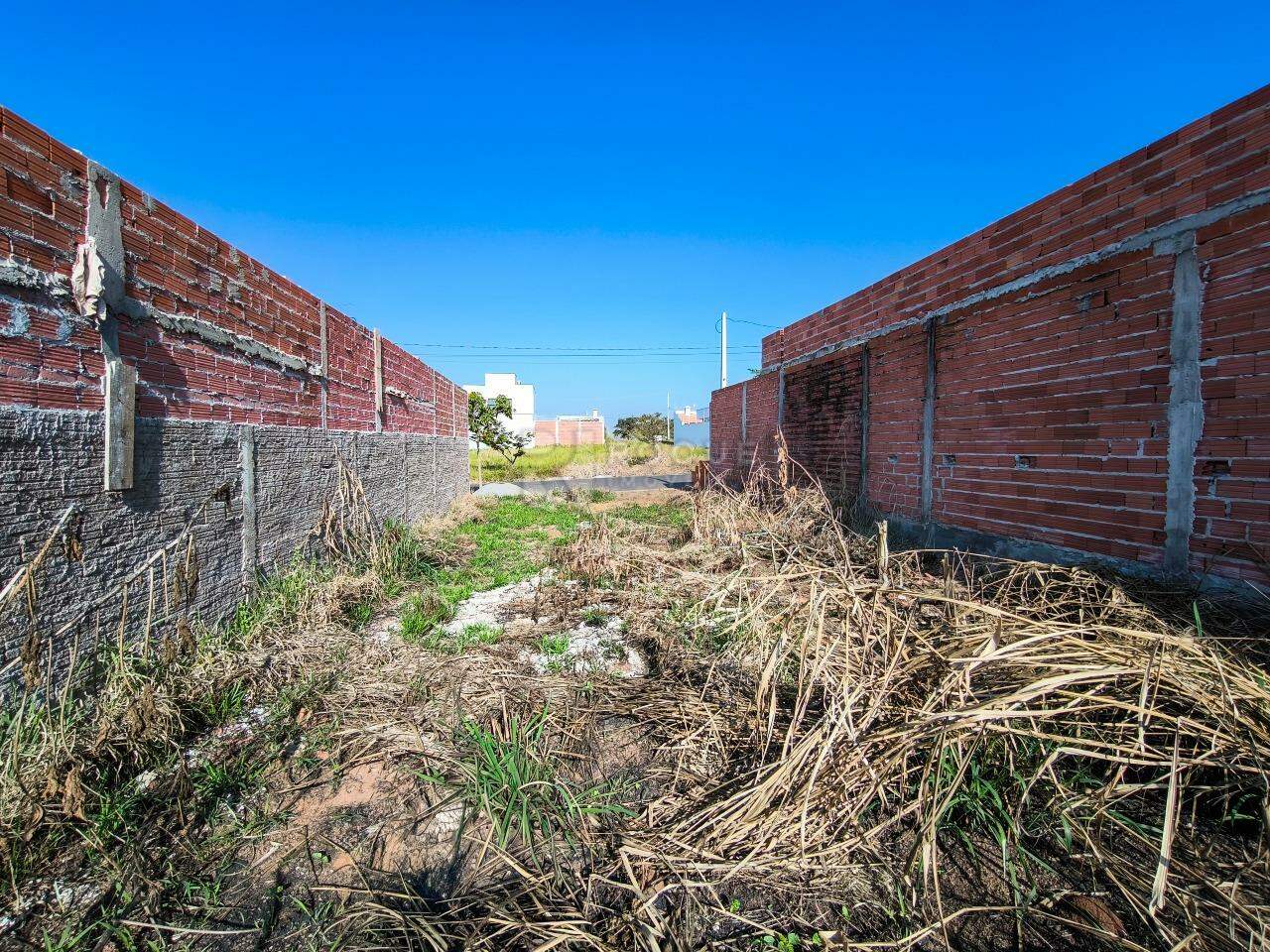 Terreno à venda no bairro Jardim Campo Verde II: 