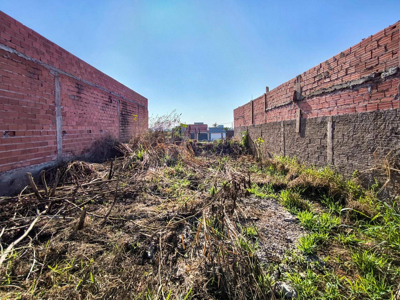 Terreno à venda no bairro Jardim Campo Verde II: 