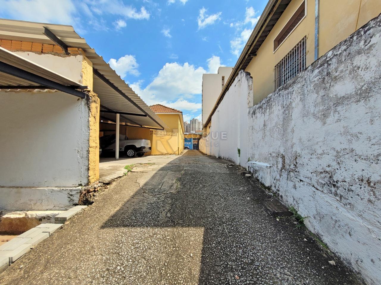 Casa Comercial à venda no bairro Centro: ESTACIONAMENTO