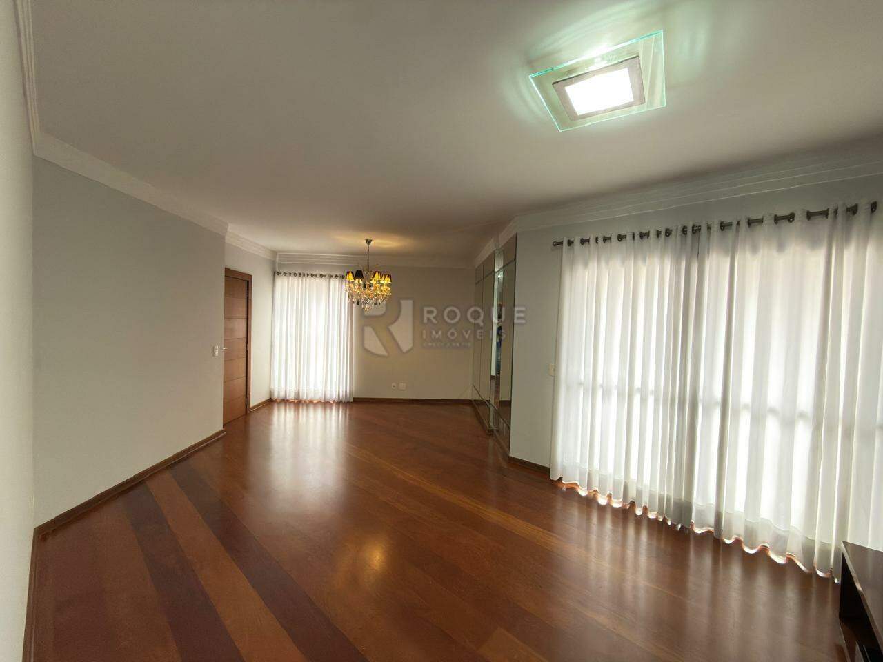 Apartamento para aluguel no bairro Centro: Sala