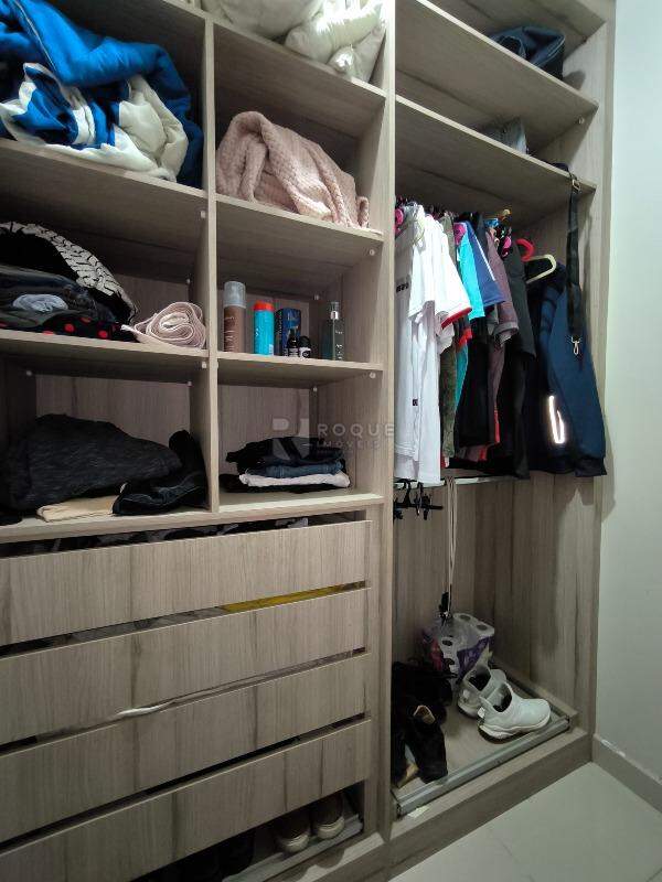 Casa Residencial à venda no bairro Jardim Ipanema: CLOSET