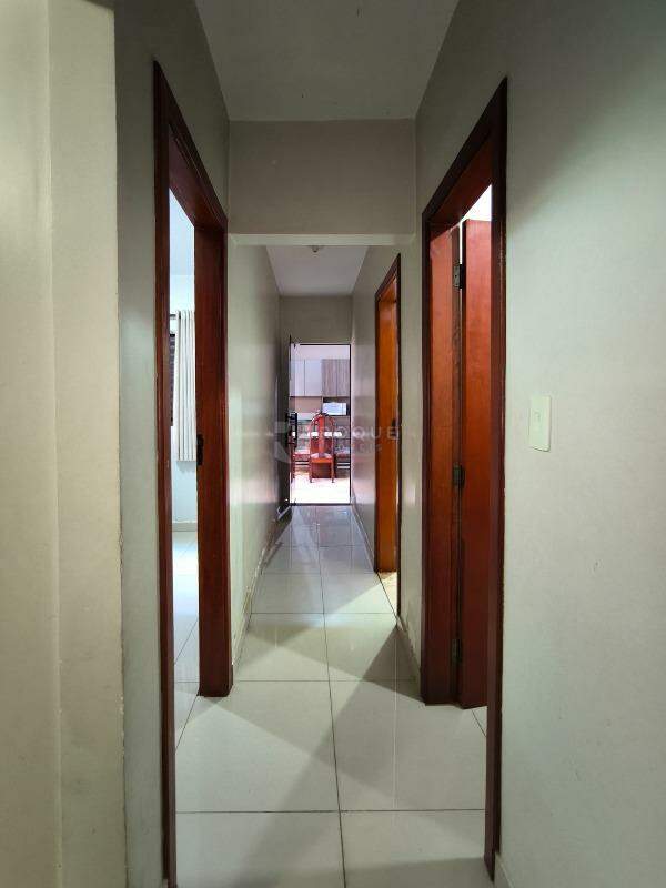 Casa Residencial à venda no bairro Jardim Ipanema: CORREDOR INTERNO