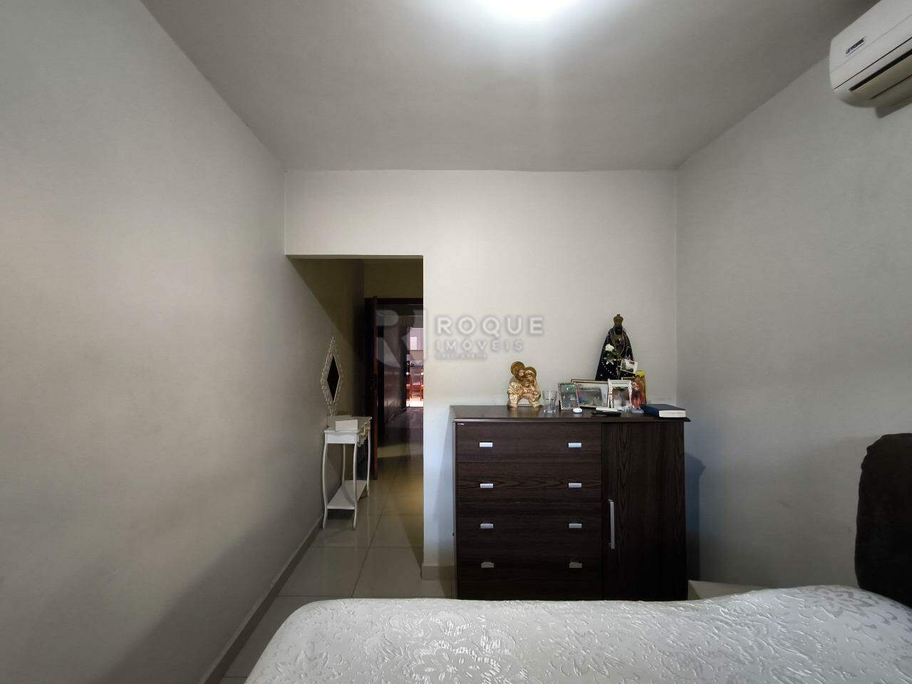 Casa Residencial à venda no bairro Jardim Ipanema: DORMITÓRIO 1