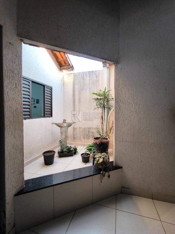 Casa Residencial à venda no bairro Jardim Ipanema: ÁREA DE LUZ
