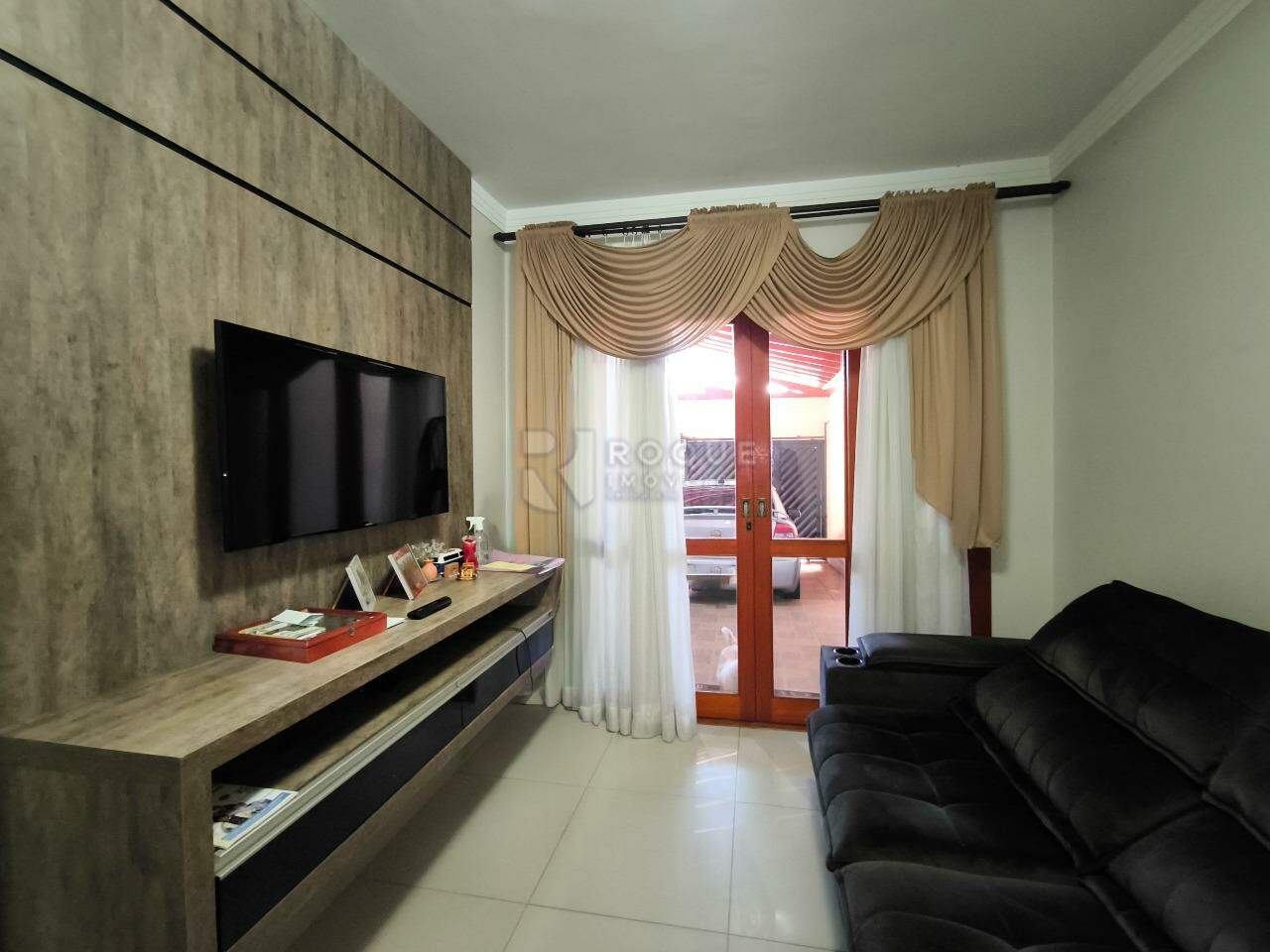 Casa Residencial à venda no bairro Jardim Ipanema: SALA DE ESTAR