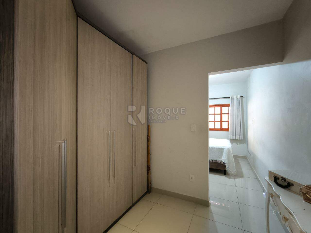 Casa Residencial à venda no bairro Jardim Ipanema: CLOSET DORMITÓRIO 1