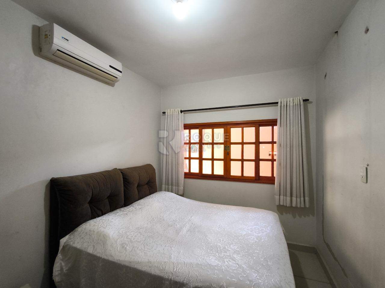 Casa Residencial à venda no bairro Jardim Ipanema: DORMITÓRIO 1