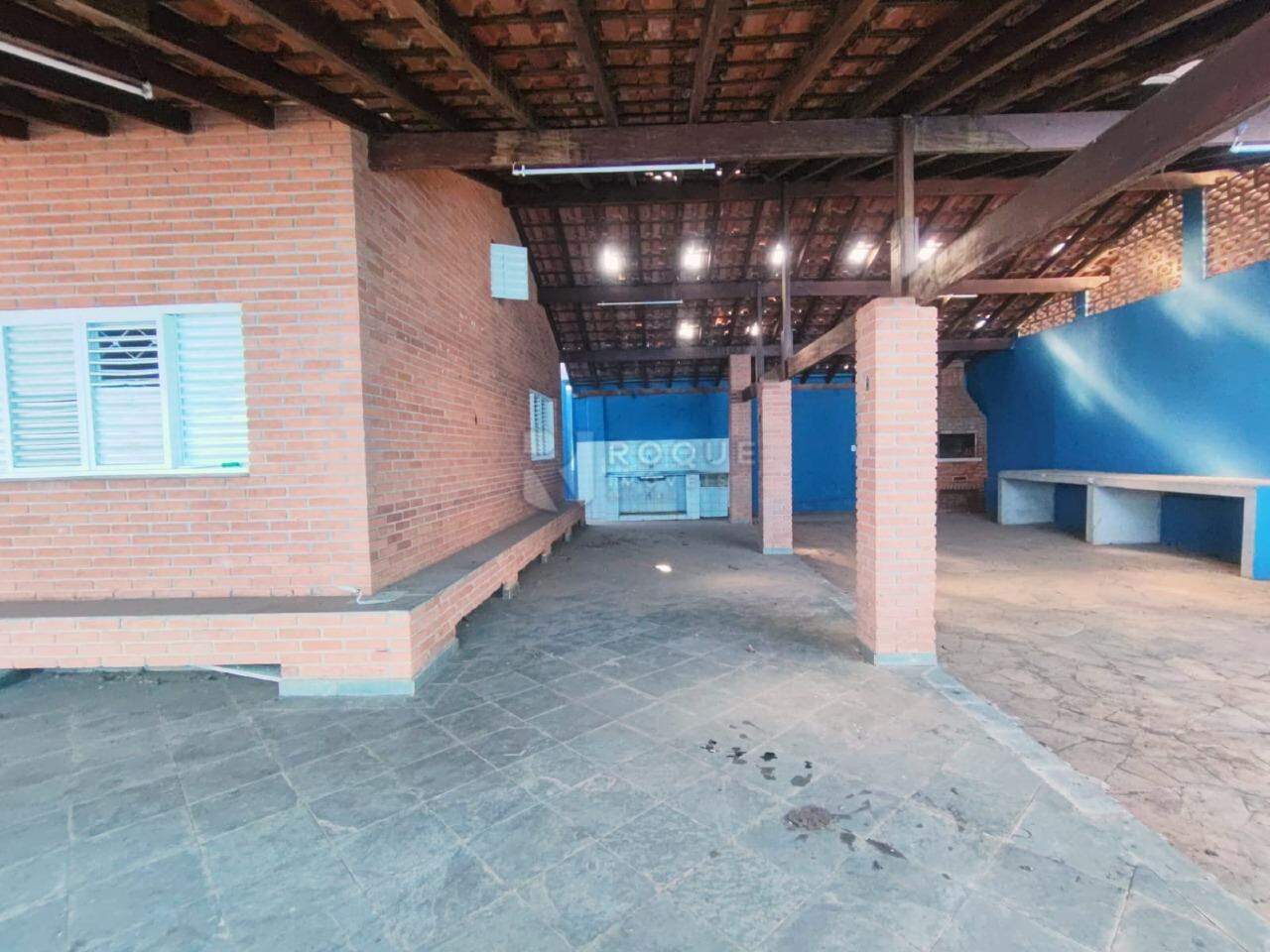 Chácara para aluguel no bairro Jardim Florença: Quintal