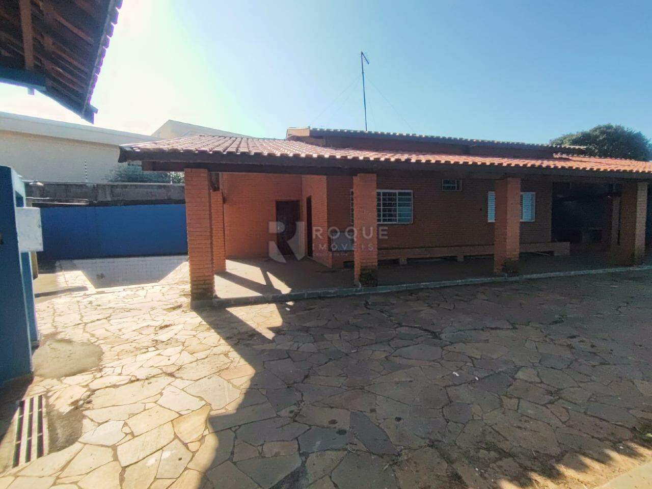 Chácara para aluguel no bairro Jardim Florença: Quintal