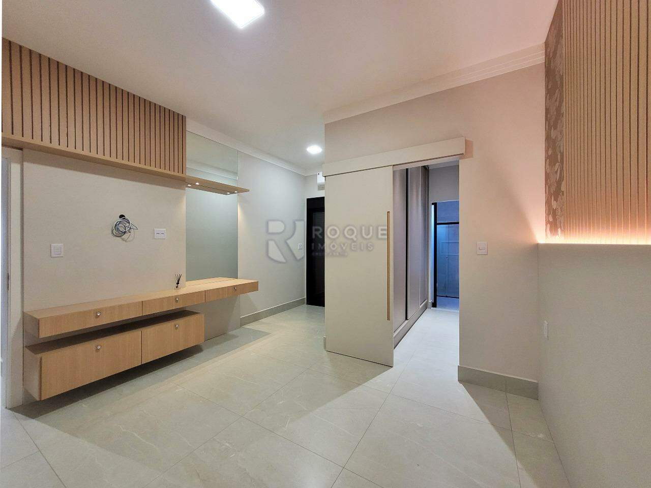 Casa em condomínio à venda no bairro Jardim Cidade Universitária II: Suíte Master