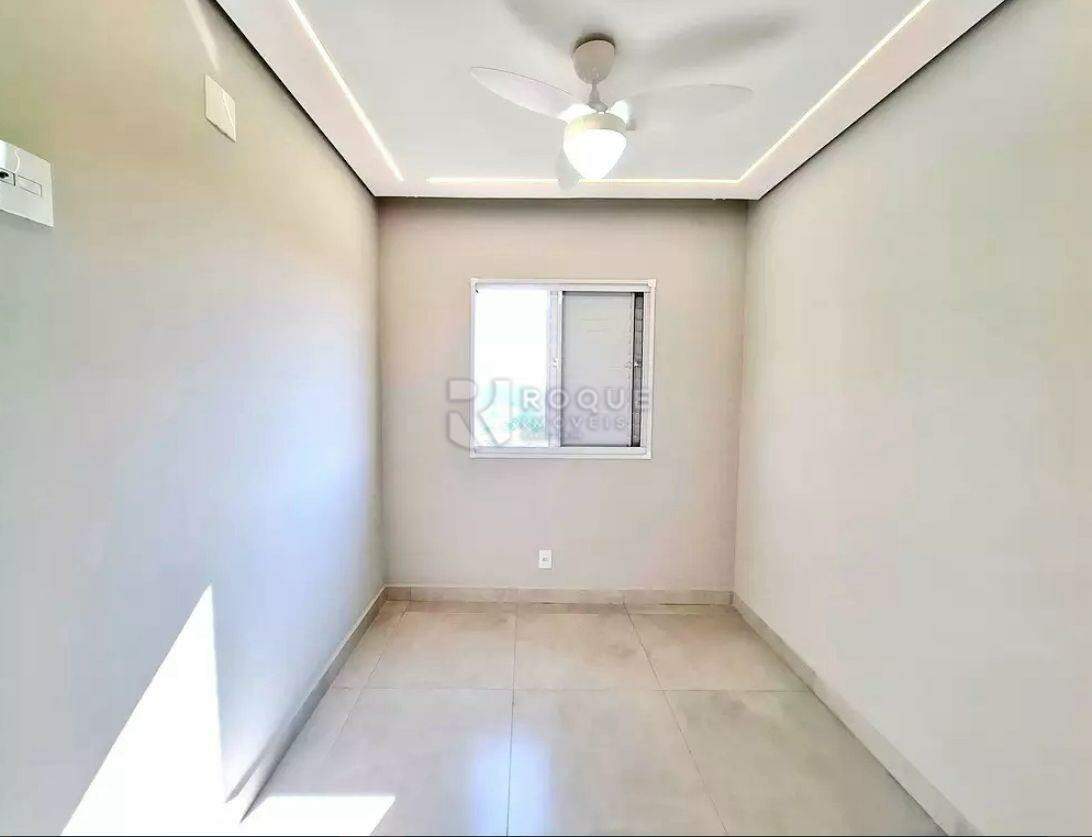 Apartamento para aluguel no bairro Jardim Santa Adélia: Dormitório 02