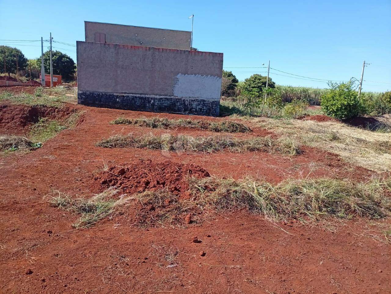 Terreno à venda no bairro Residencial Colinas do Engenho I: 