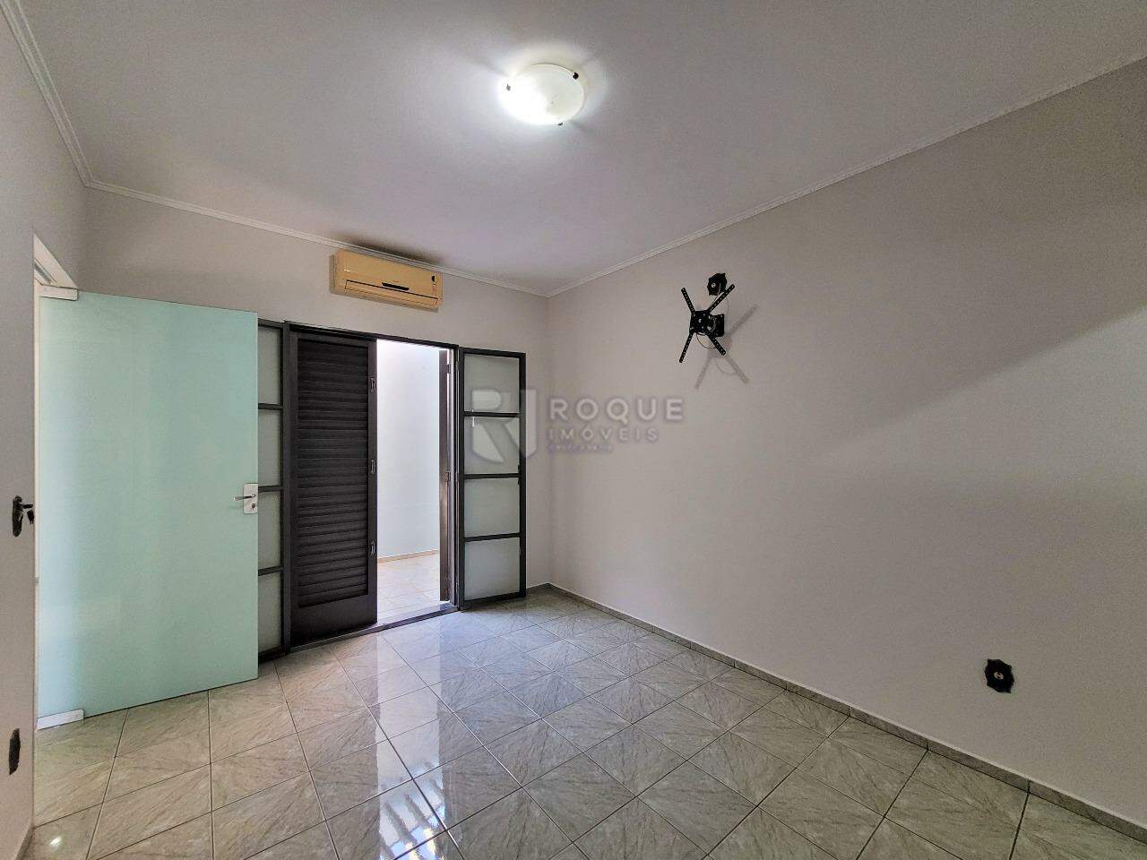 Casa Residencial à venda no bairro Jardim Boa Vista: Suíte 