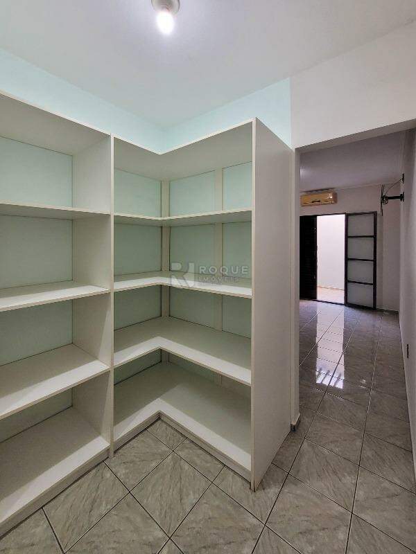Casa Residencial à venda no bairro Jardim Boa Vista: Closet