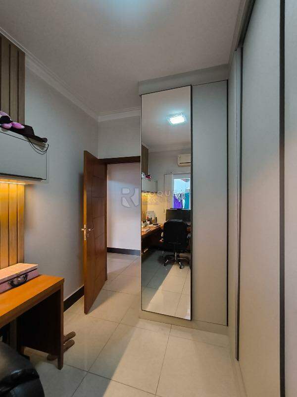 Casa em condomínio à venda no bairro Jardim Terras de Santa Elisa: ESCRITÓRIO