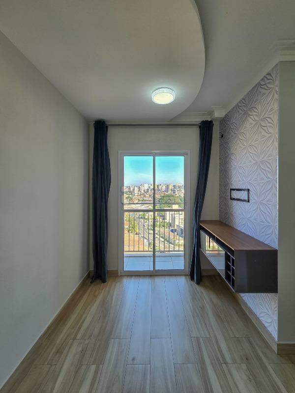 Apartamento para aluguel no bairro Vila Camargo: Sala