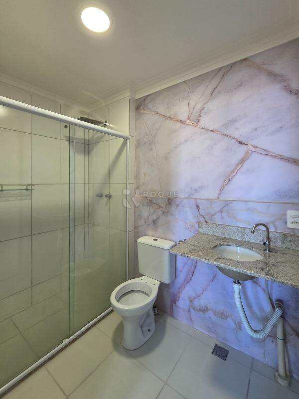 Apartamento para aluguel no bairro Vila Camargo: WC suíte