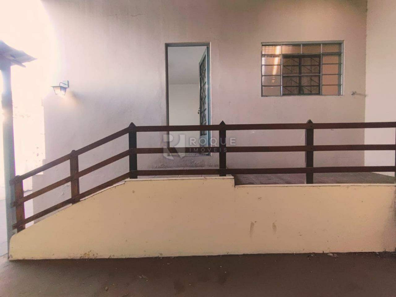 Casa Residencial para aluguel no bairro Jardim Nossa Senhora do Amparo: Garagem
