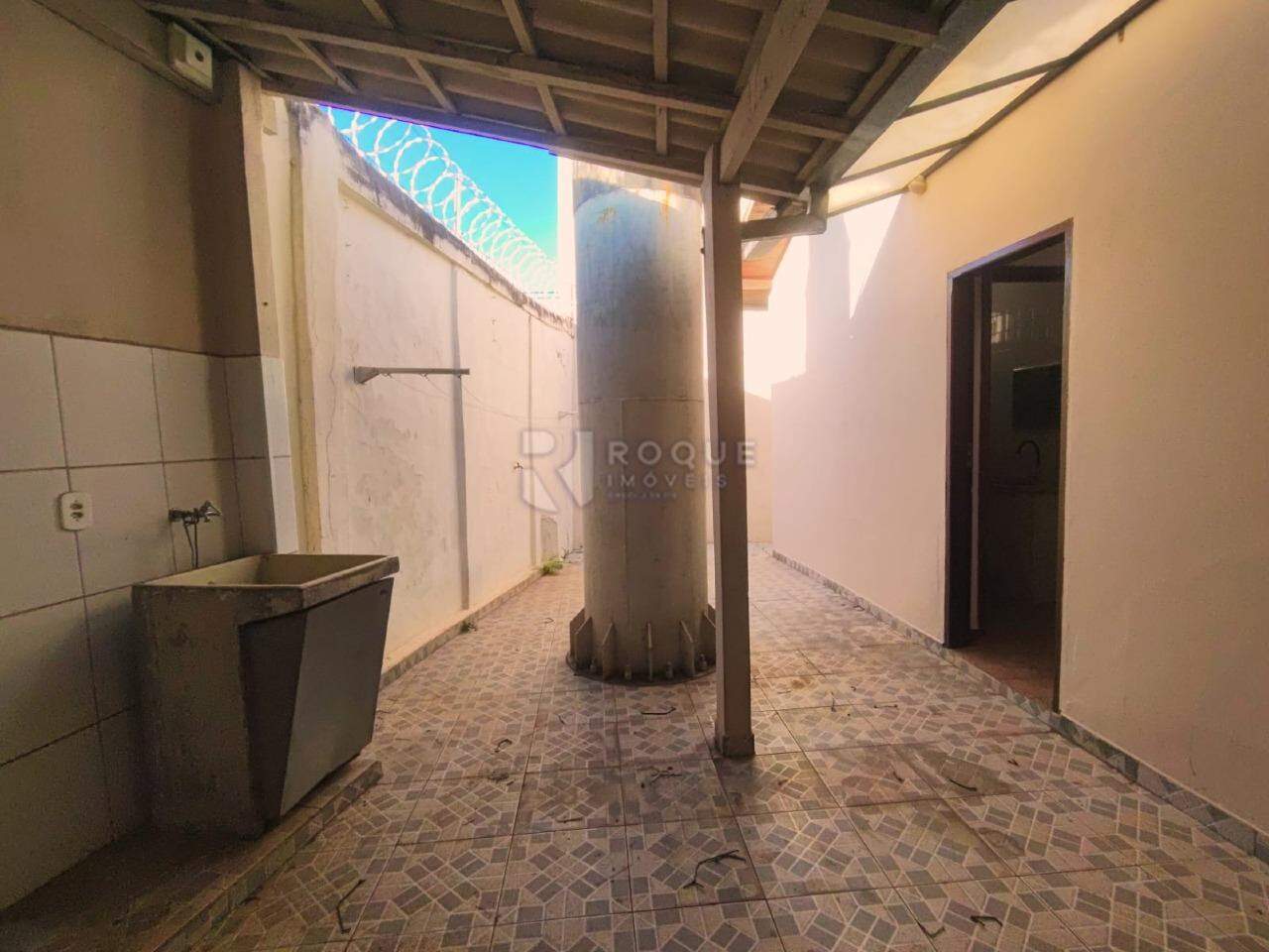 Casa Residencial para aluguel no bairro Jardim Nossa Senhora do Amparo: Lavanderia